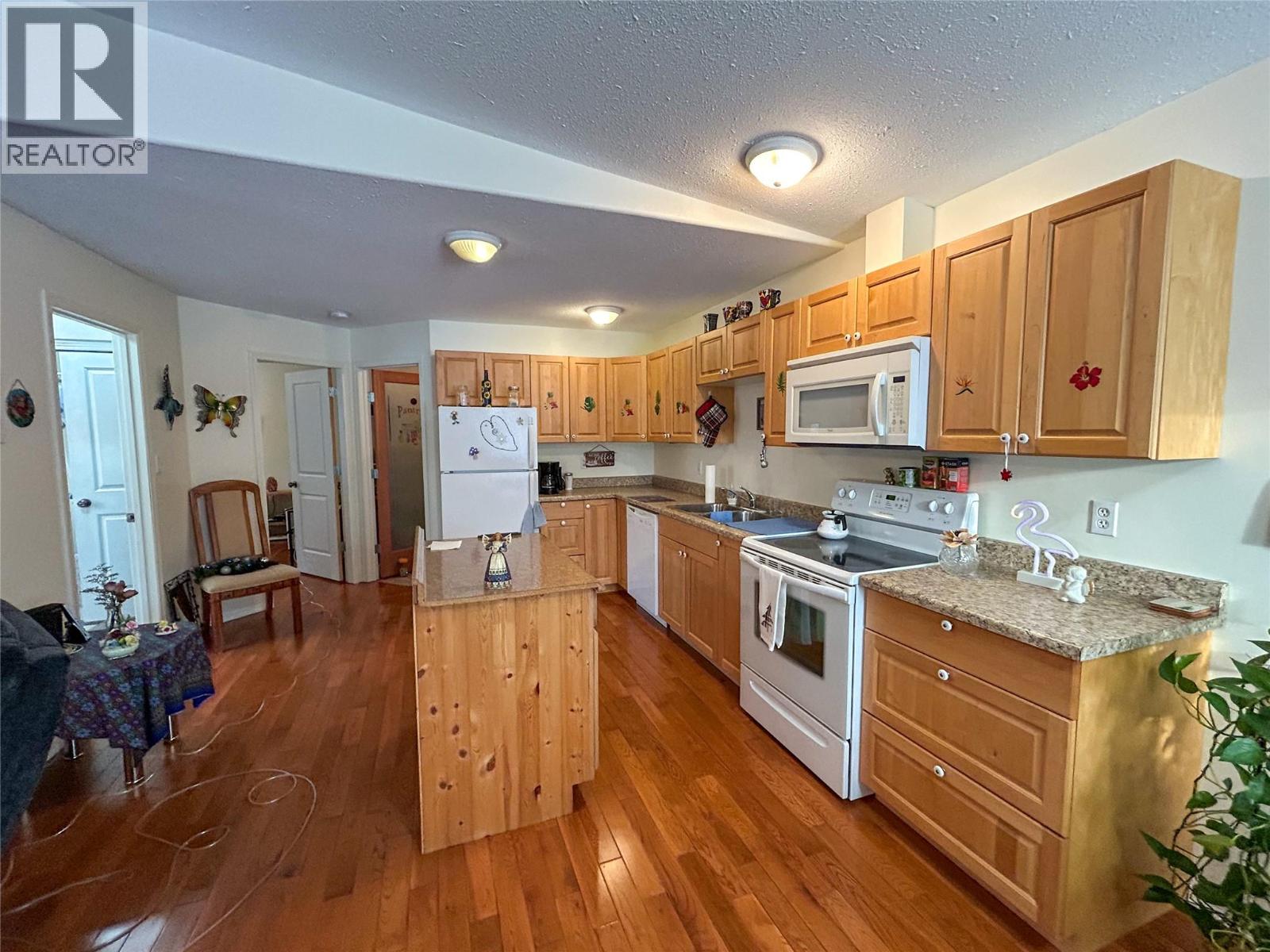416 Sayward Avenue - 9