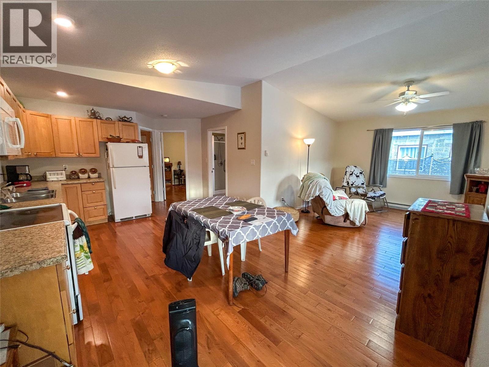 416 Sayward Avenue, Salmo