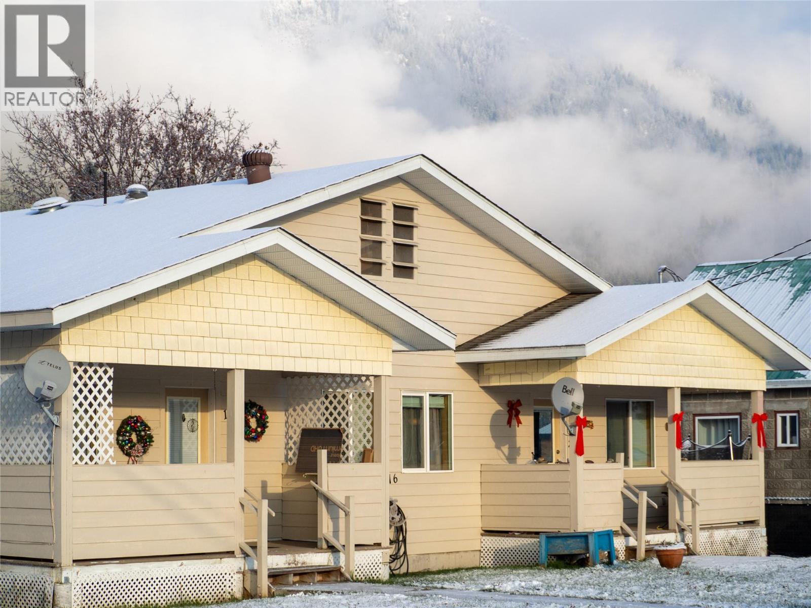 416 Sayward Avenue, Salmo