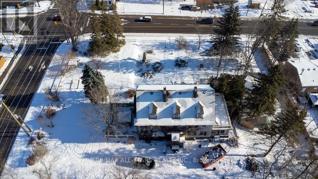 173 LINDSAY STREET S - 43