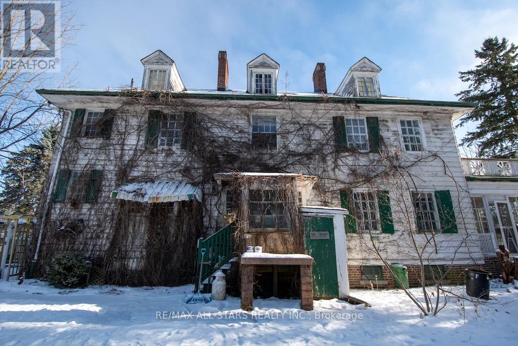 173 LINDSAY STREET S - 45