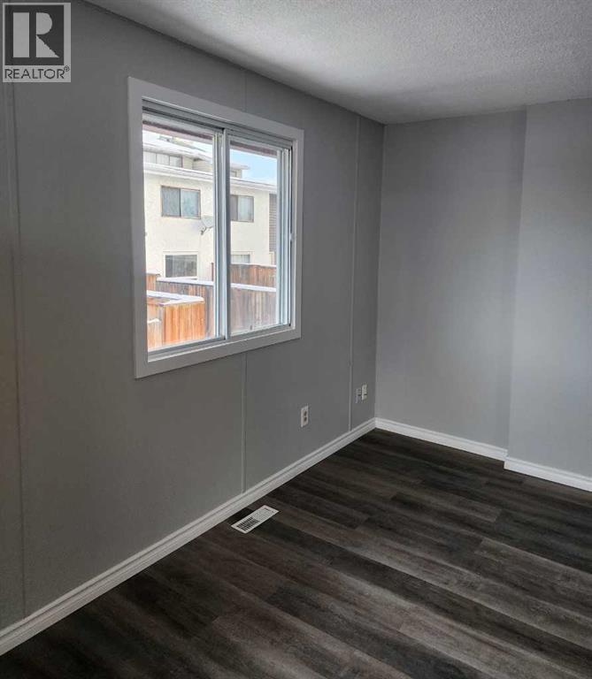 Single Family House Bi-level for Sale in B   Street SE Forest Lawn Calgary 