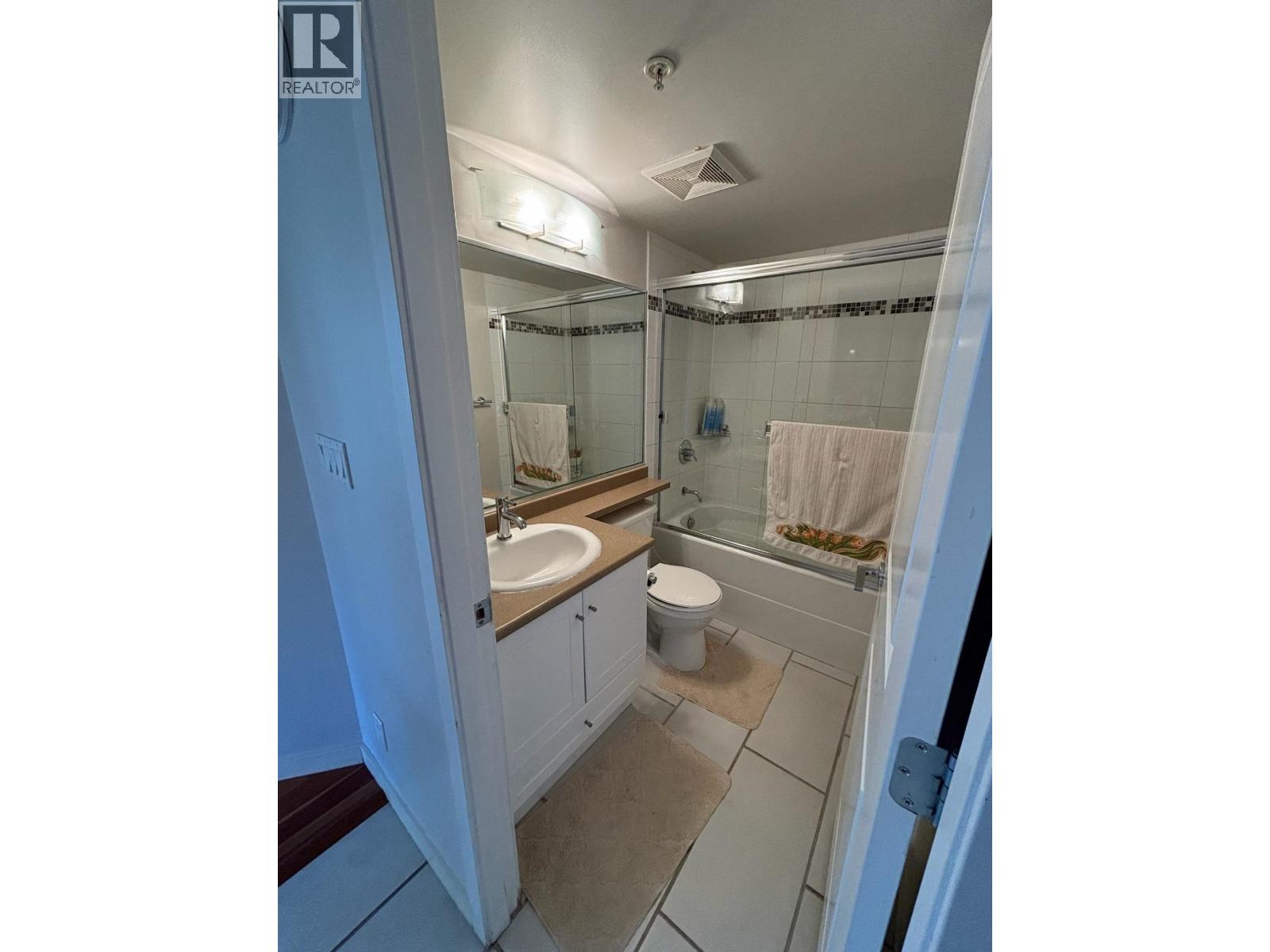 307 814 ROYAL AVENUE, New Westminster