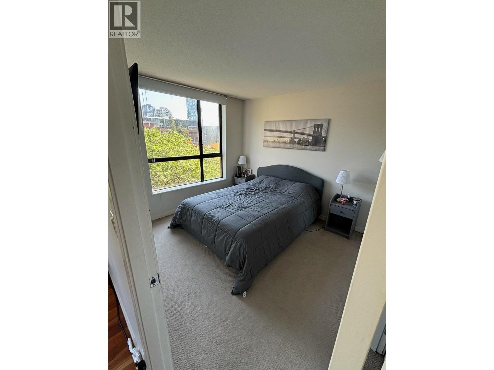 307 814 ROYAL AVENUE, New Westminster