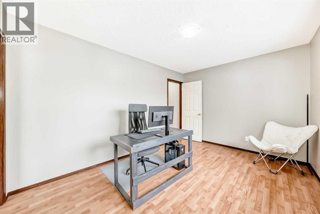 Single Family House 4 Level for Sale in  Sandstone Drive NW Sandstone Valley Calgary 