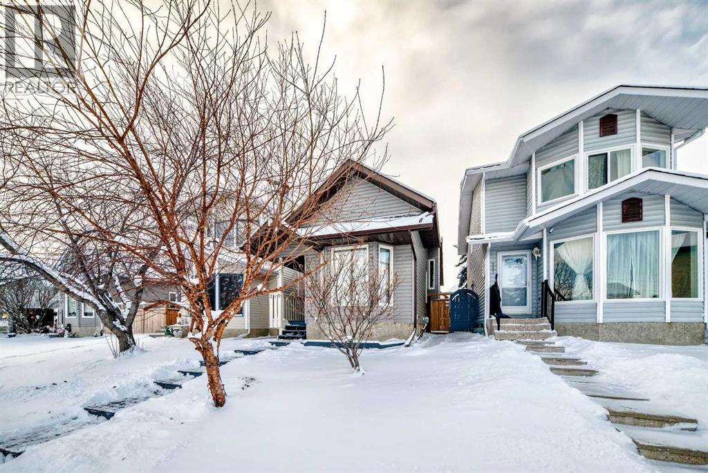 Single Family House 4 Level for Sale in  Sandstone Drive NW Sandstone Valley Calgary 