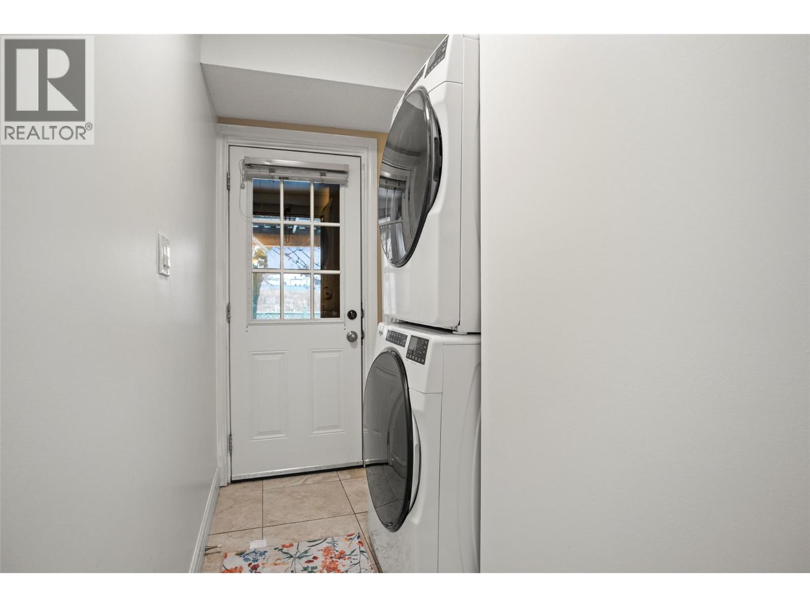  2102 41 Avenue, Vernon