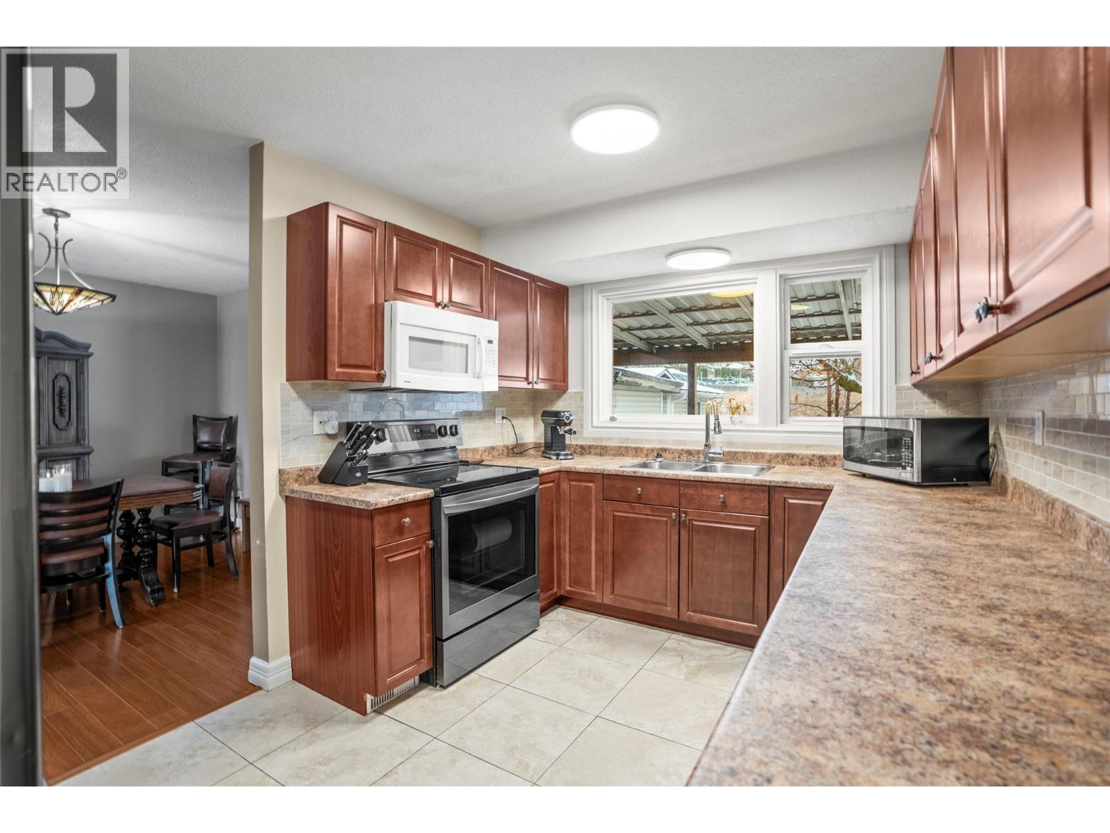  2102 41 Avenue, Vernon