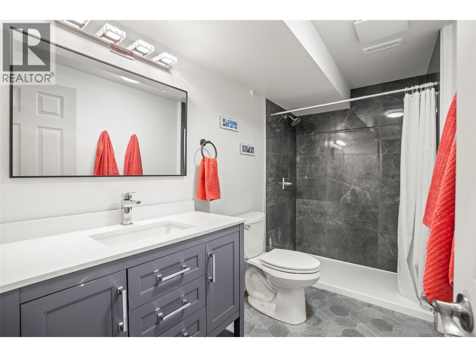  2102 41 Avenue, Vernon