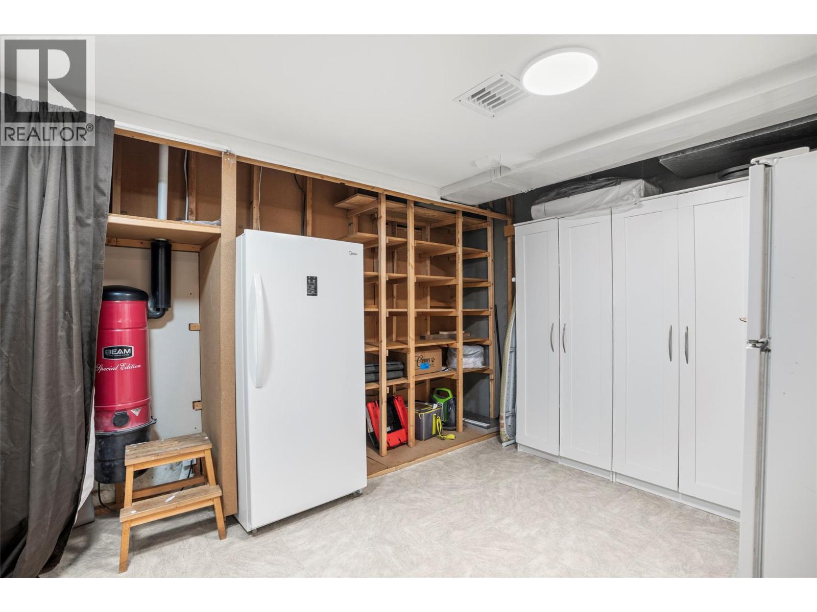  2102 41 Avenue, Vernon