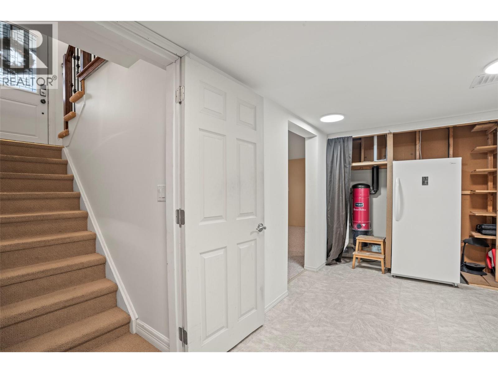  2102 41 Avenue, Vernon