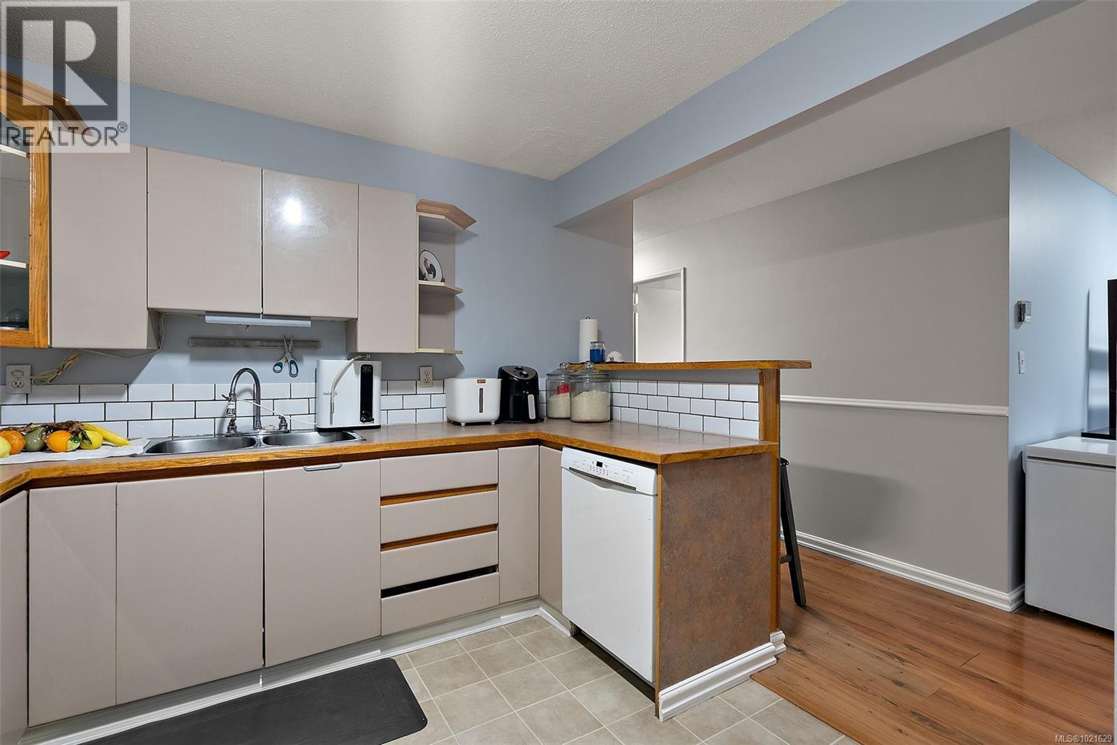 109 636 Granderson Rd, Langford