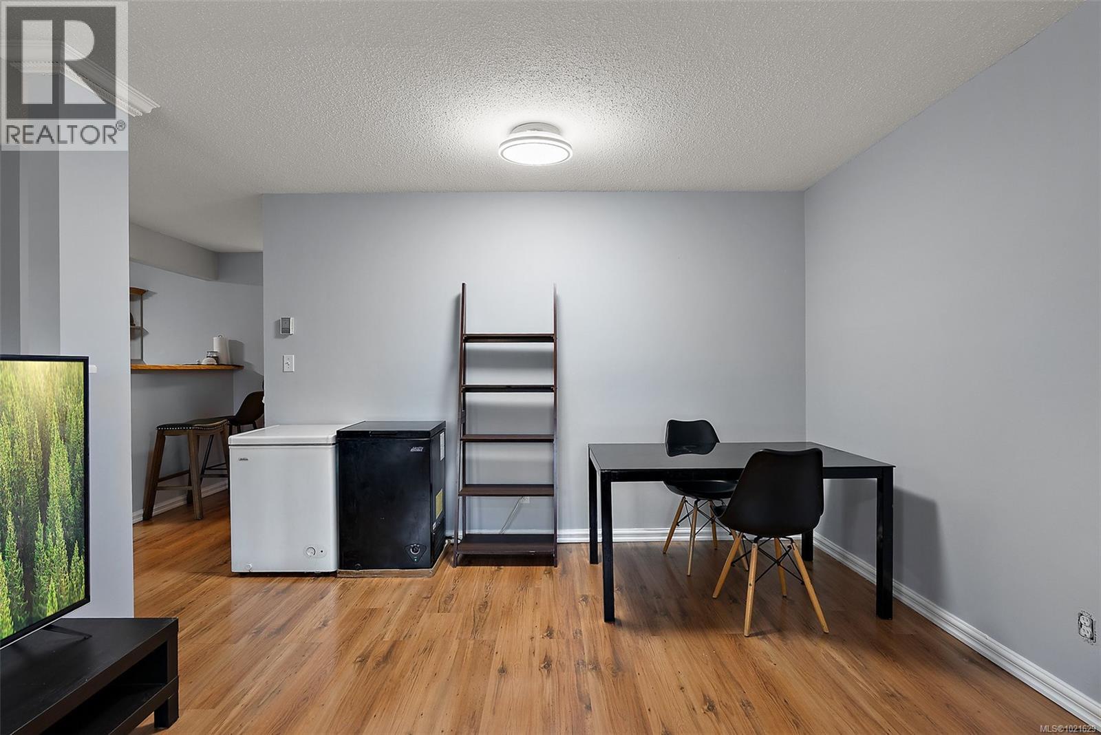 109 636 Granderson Rd, Langford