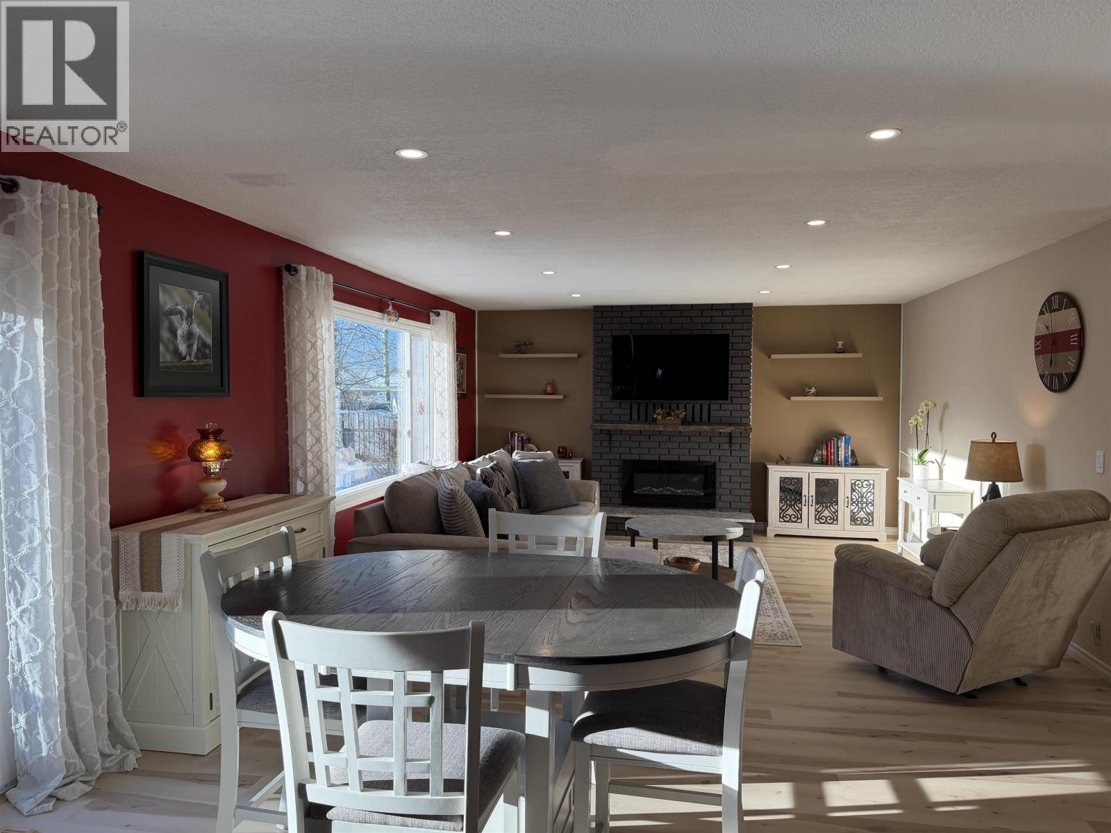 152 VANDERVIEW DRIVE, Vanderhoof