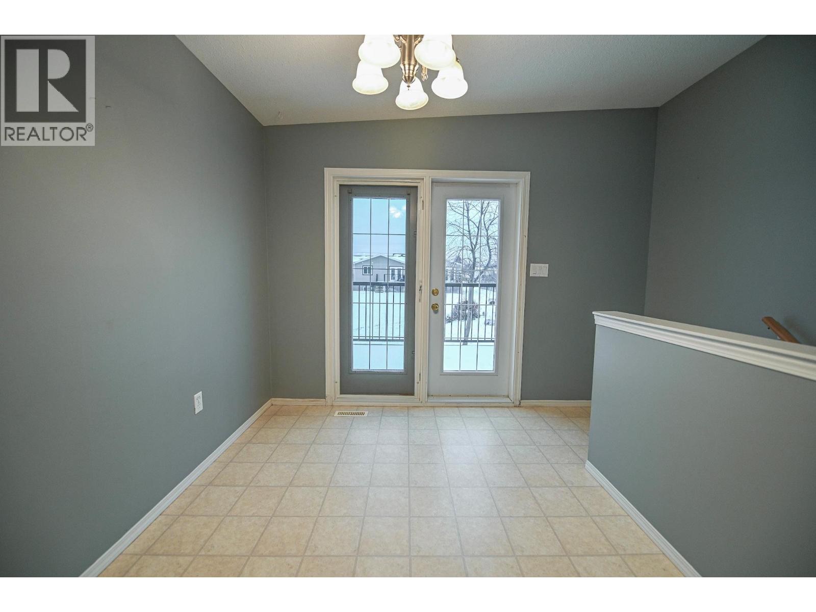 4866 Emerald Avenue, Canal Flats