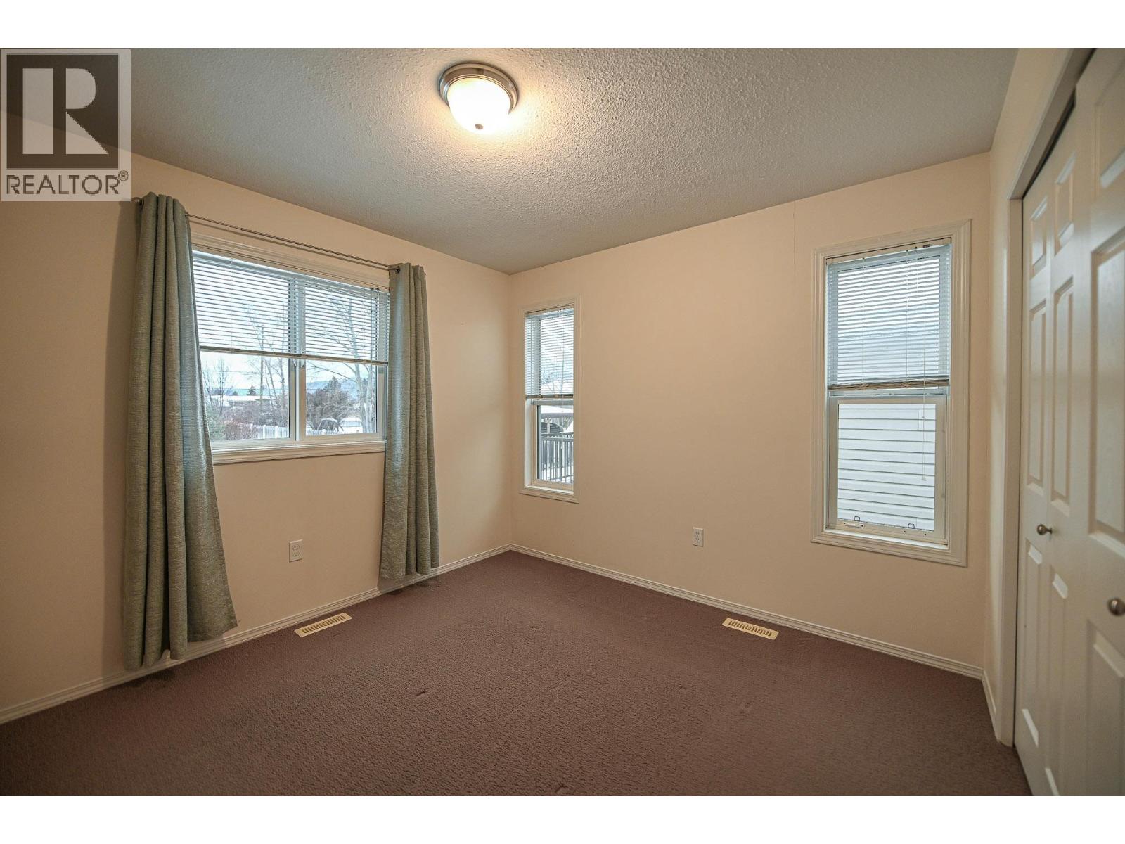 4866 Emerald Avenue, Canal Flats