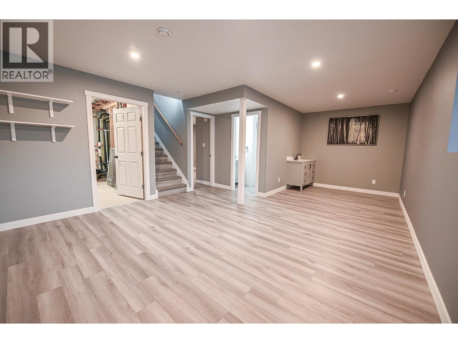 4866 Emerald Avenue, Canal Flats