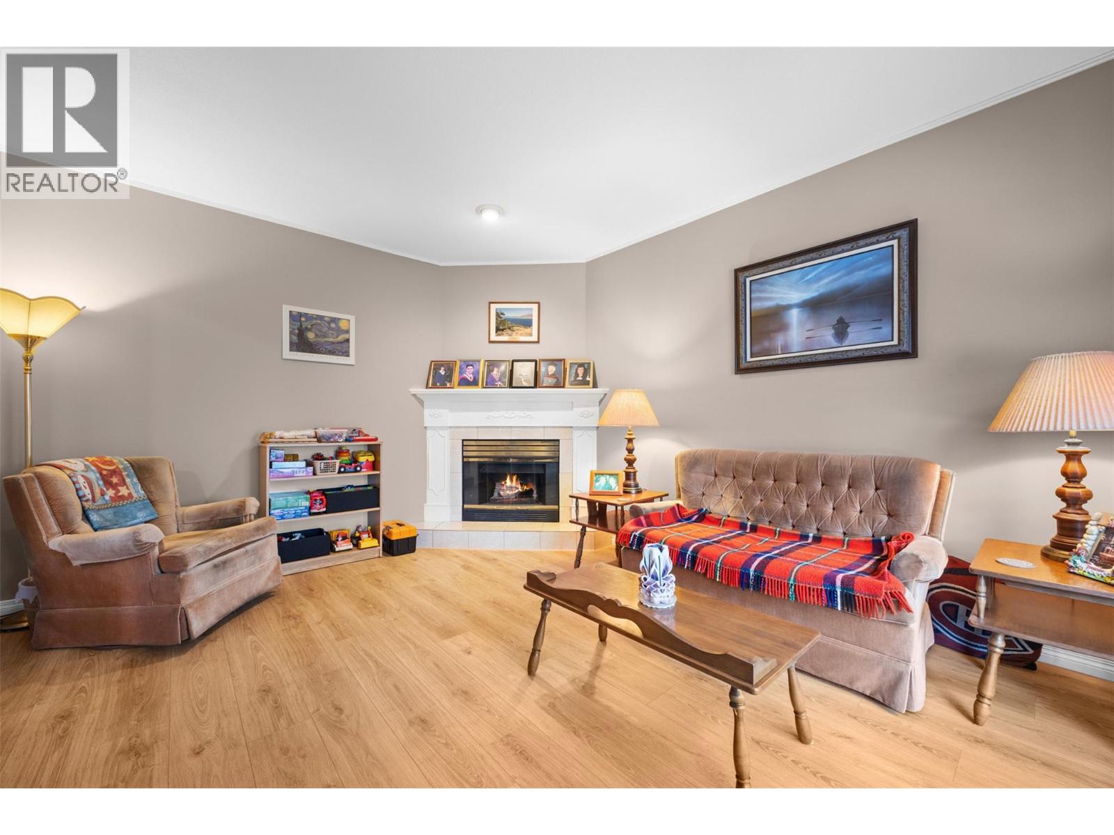  699 Saratoga Place, Kelowna