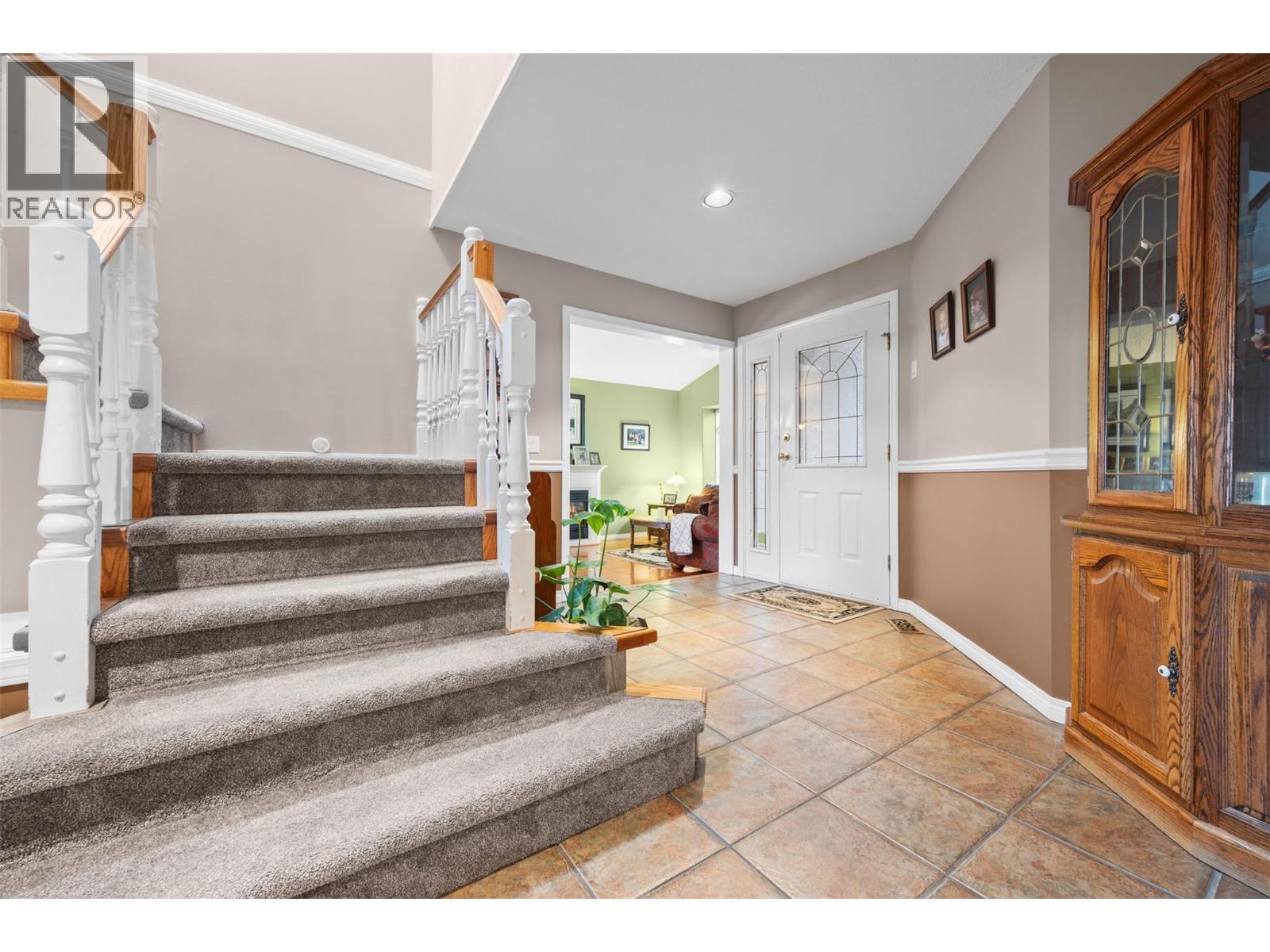  699 Saratoga Place, Kelowna