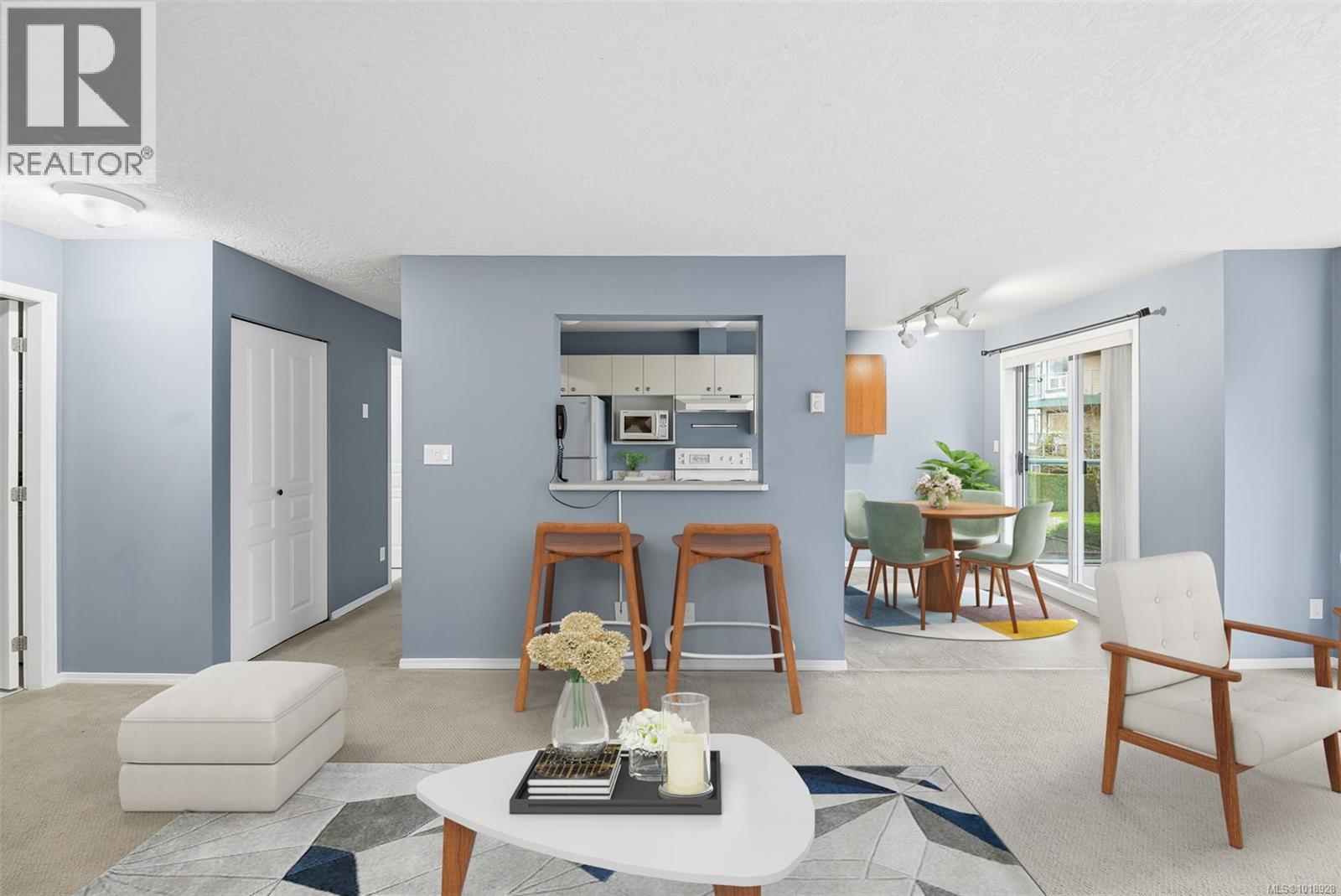 306 894 Vernon Ave, Saanich