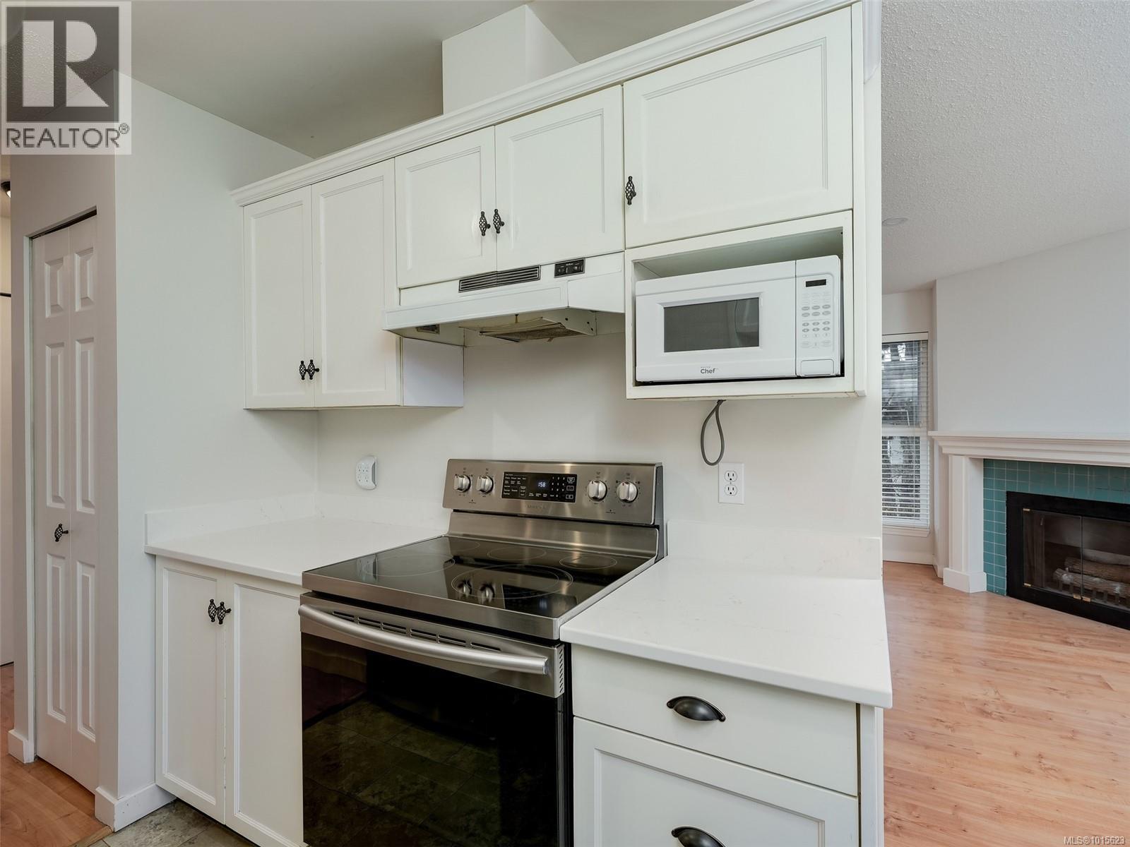 #302 1201 Hillside Ave - 13