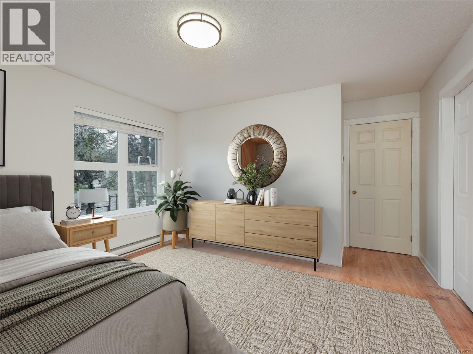 #302 1201 Hillside Ave - 15