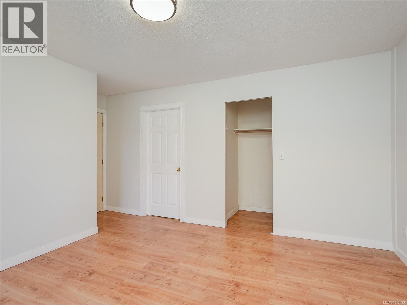 302 1201 Hillside Avenue, Victoria