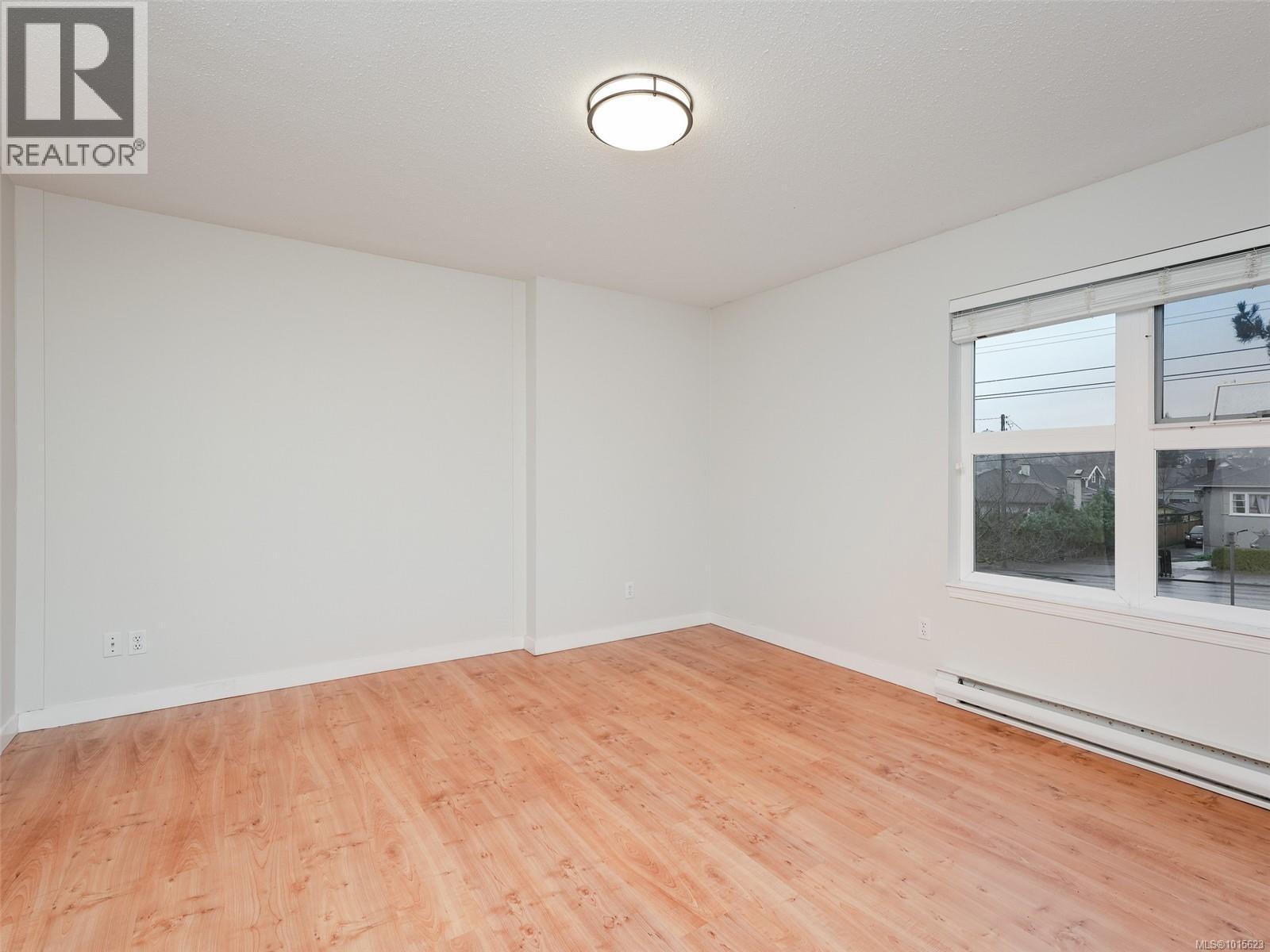 #302 1201 Hillside Ave - 18