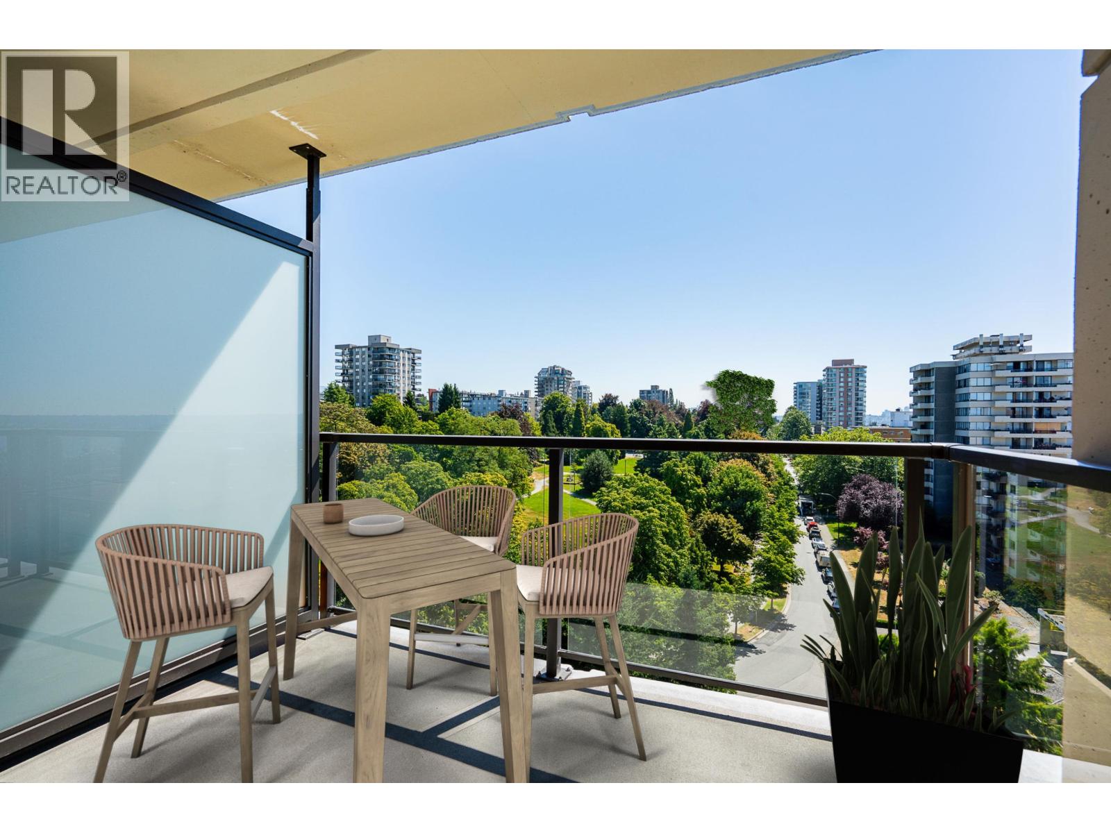 PH3 683 W VICTORIA PARK, North Vancouver