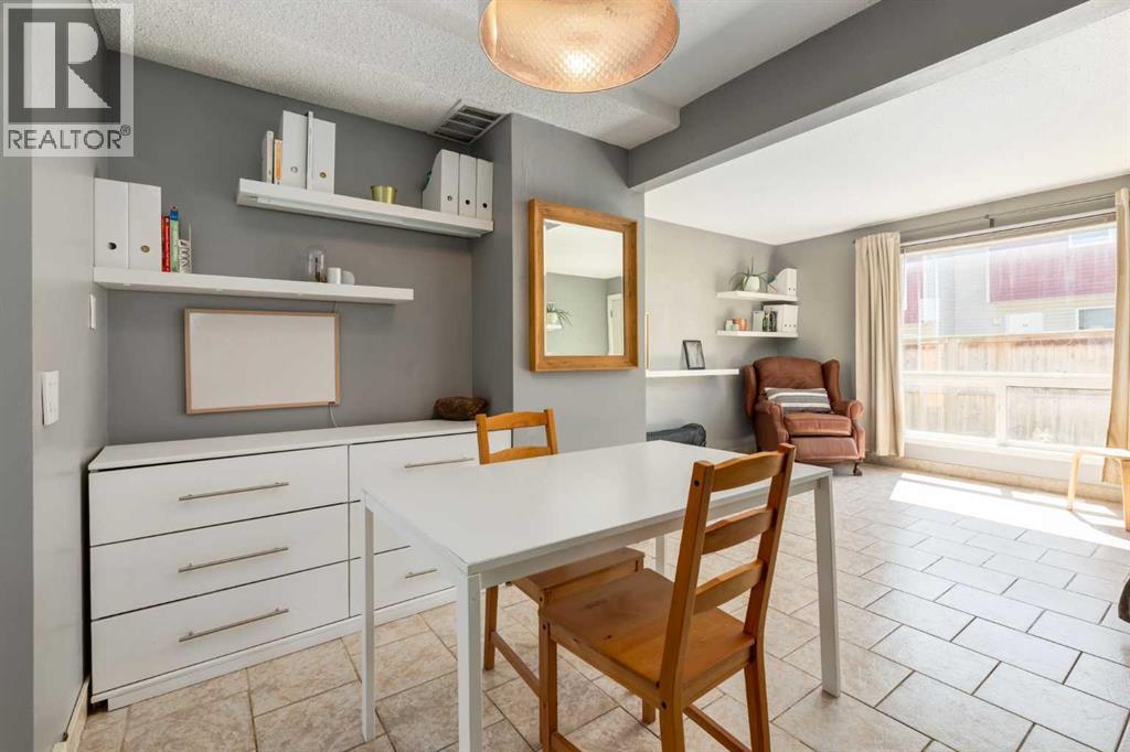 Single Family House for Sale in   Pensacola Crescent SE Penbrooke Meadows Calgary 