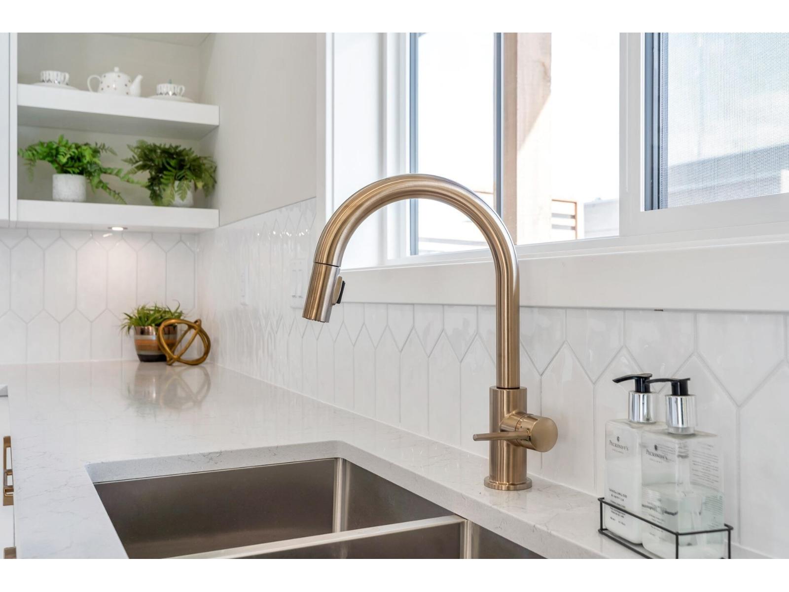 8 6590 FERN STREET, Sardis South, Chilliwack