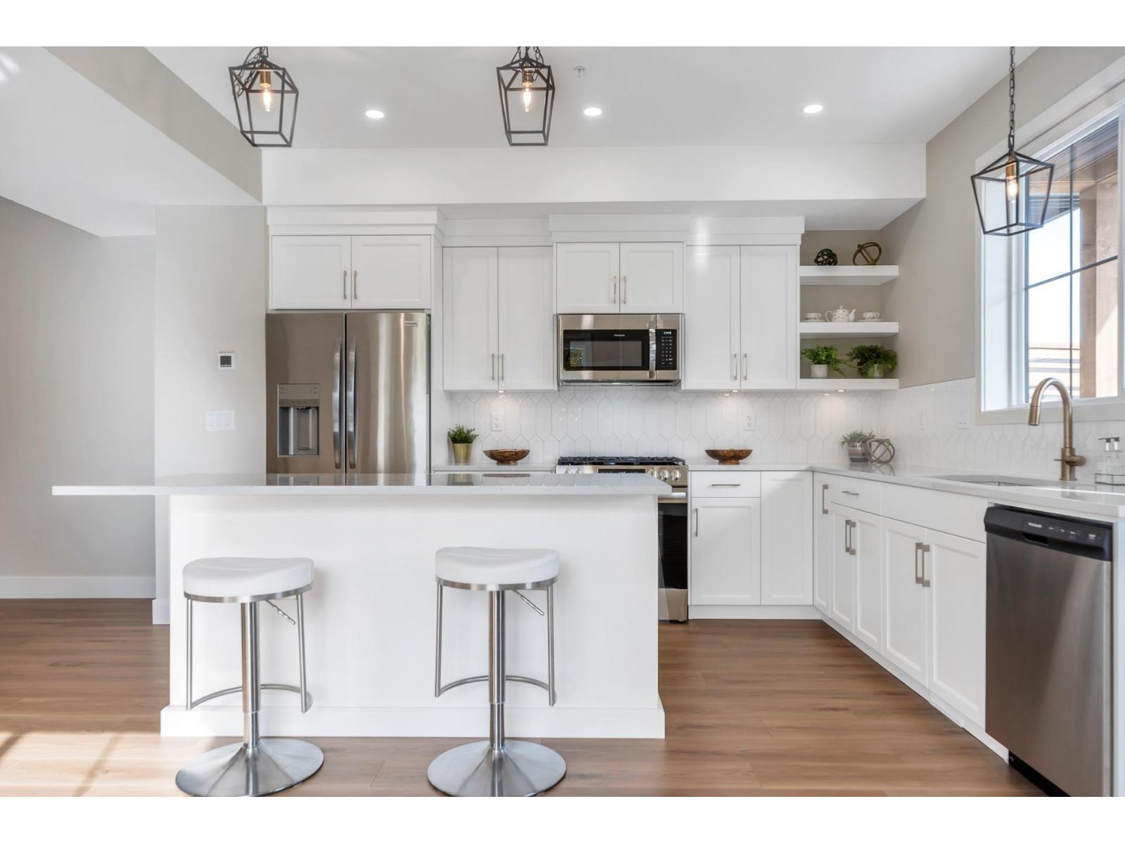 8 6590 FERN STREET, Sardis South, Chilliwack