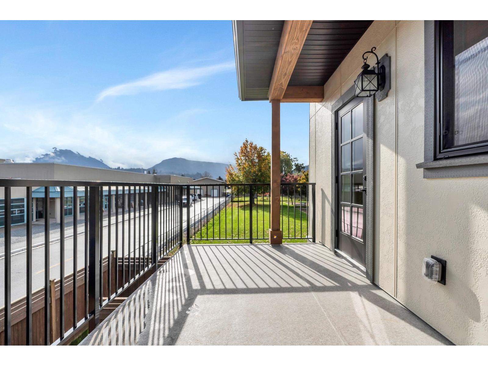 8 6590 FERN STREET, Sardis South, Chilliwack