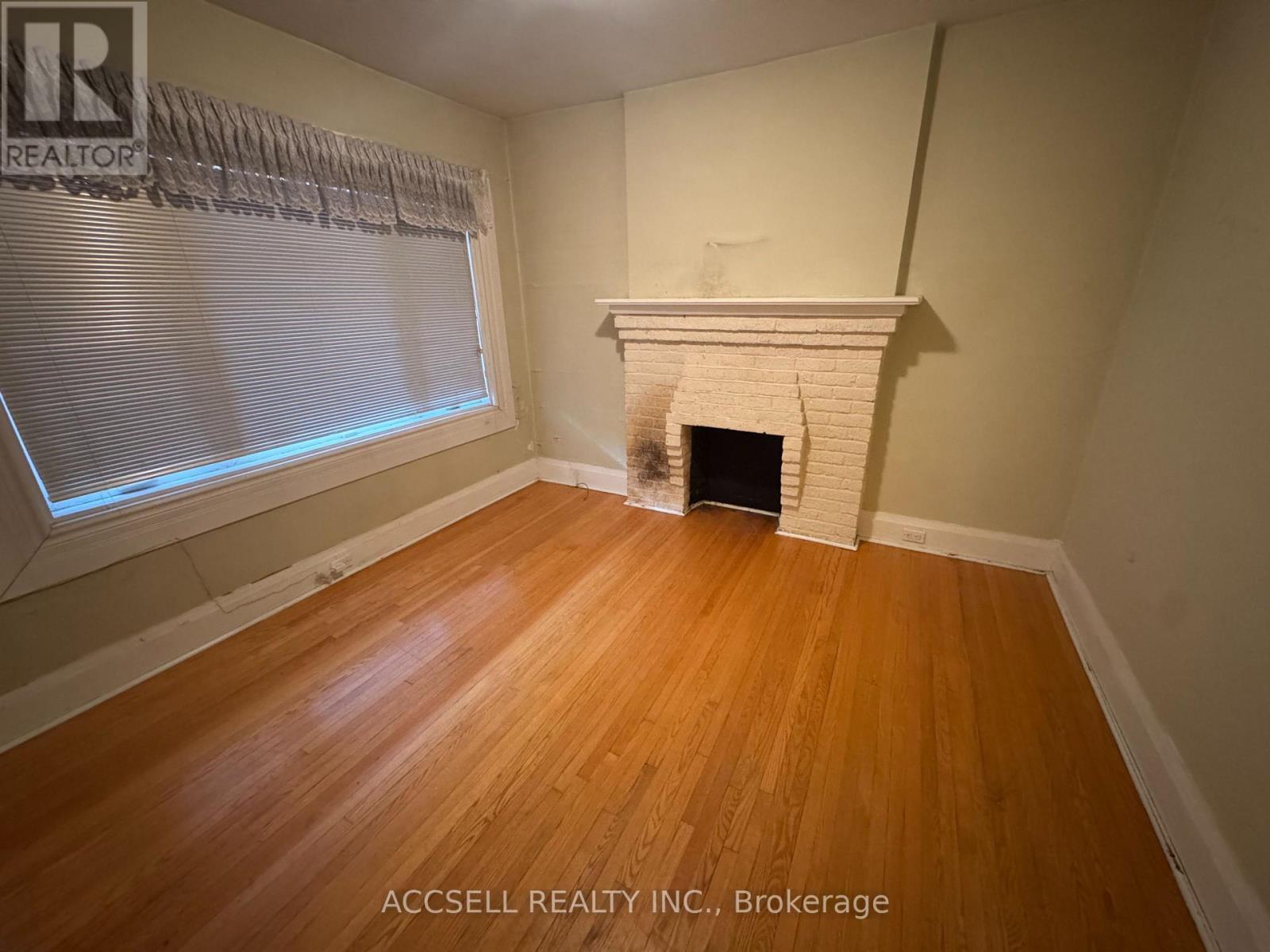 308 BLACKTHORN AVENUE - Photo 2 of 9, Toronto (Weston-Pellam Park), Ontario