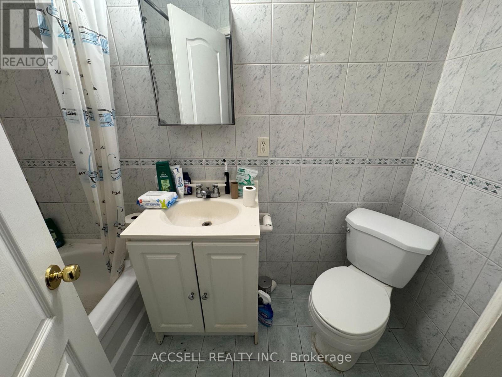 308 BLACKTHORN AVENUE - Photo 5 of 9, Toronto (Weston-Pellam Park), Ontario