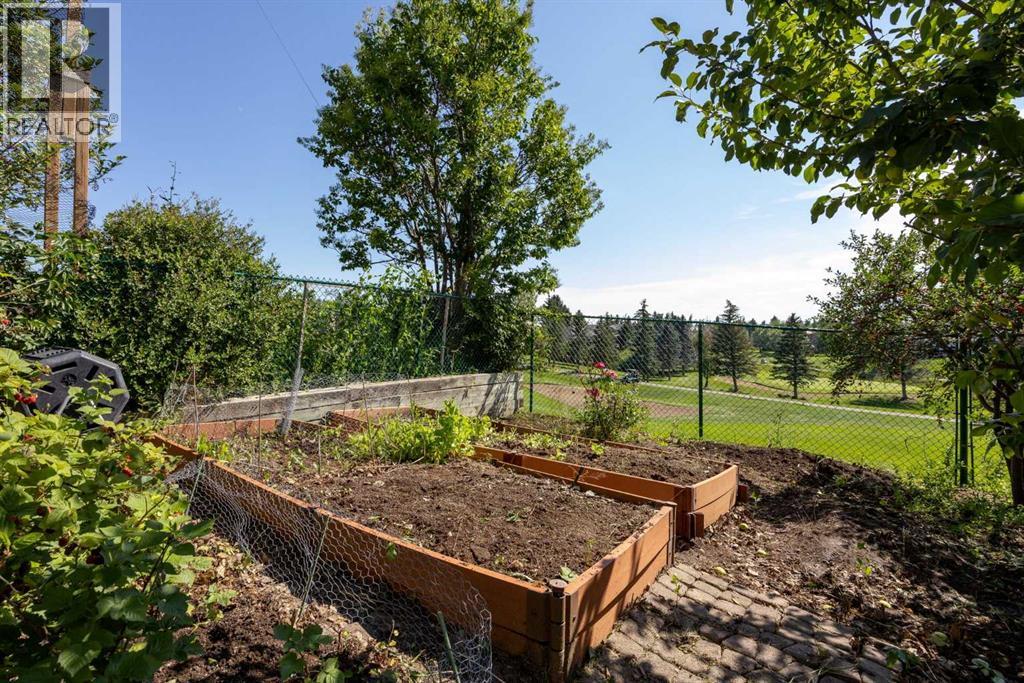 Single Family House for Sale in  Douglas Woods Manor SE Douglasdale/Glen Calgary 