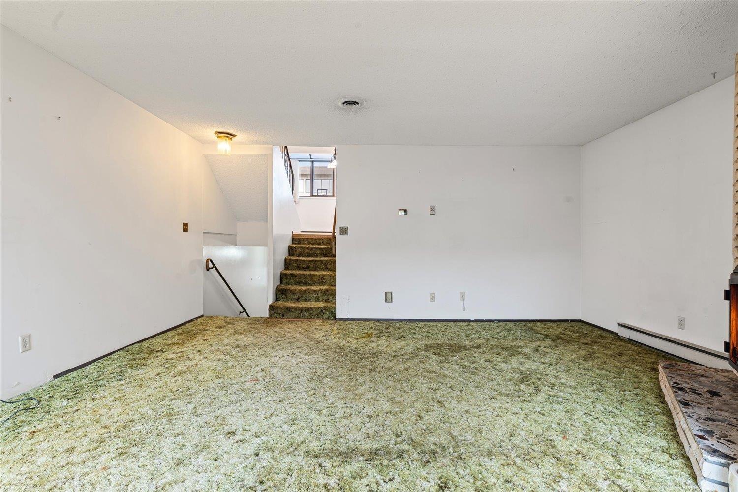 1 9446 HAZEL STREET, Chilliwack Proper East, Chilliwack