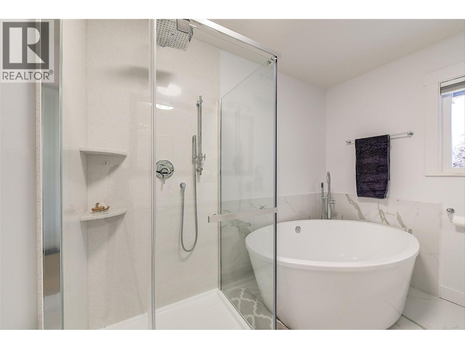  6178 Lipsett Avenue, Peachland