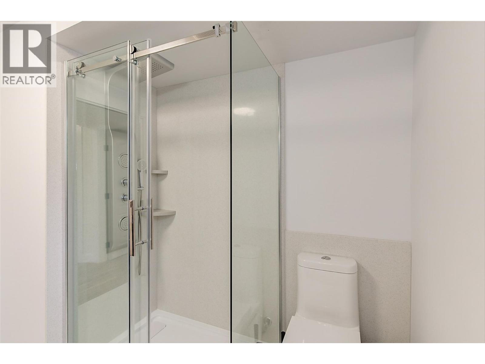  6178 Lipsett Avenue, Peachland