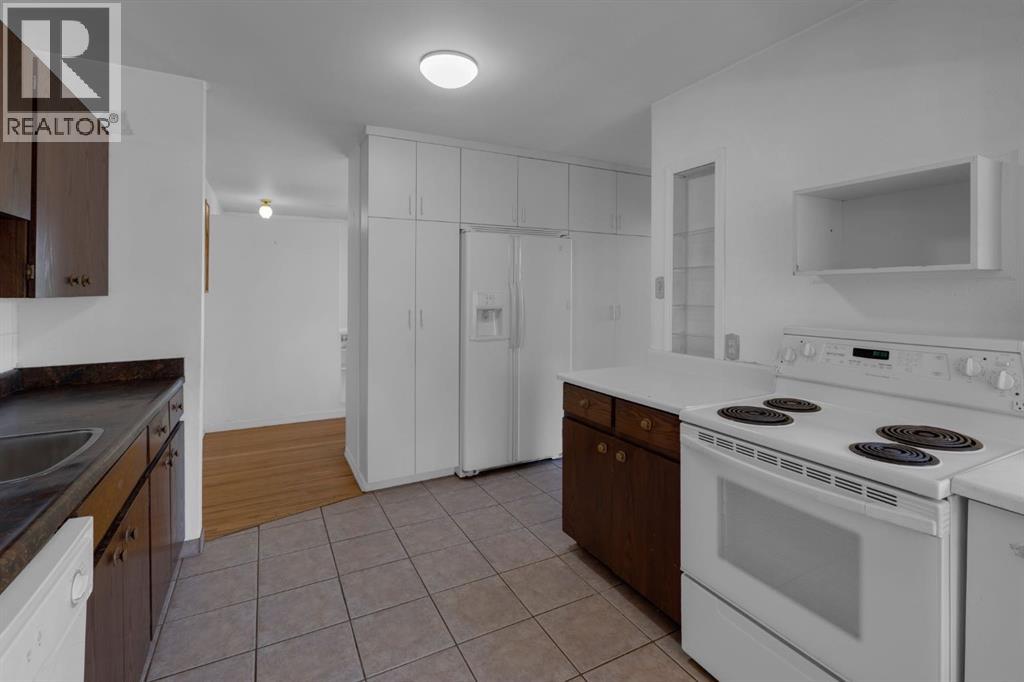 Single Family House Bungalow for Sale in   Avenue NE Winston Heights/Mountview Calgary 