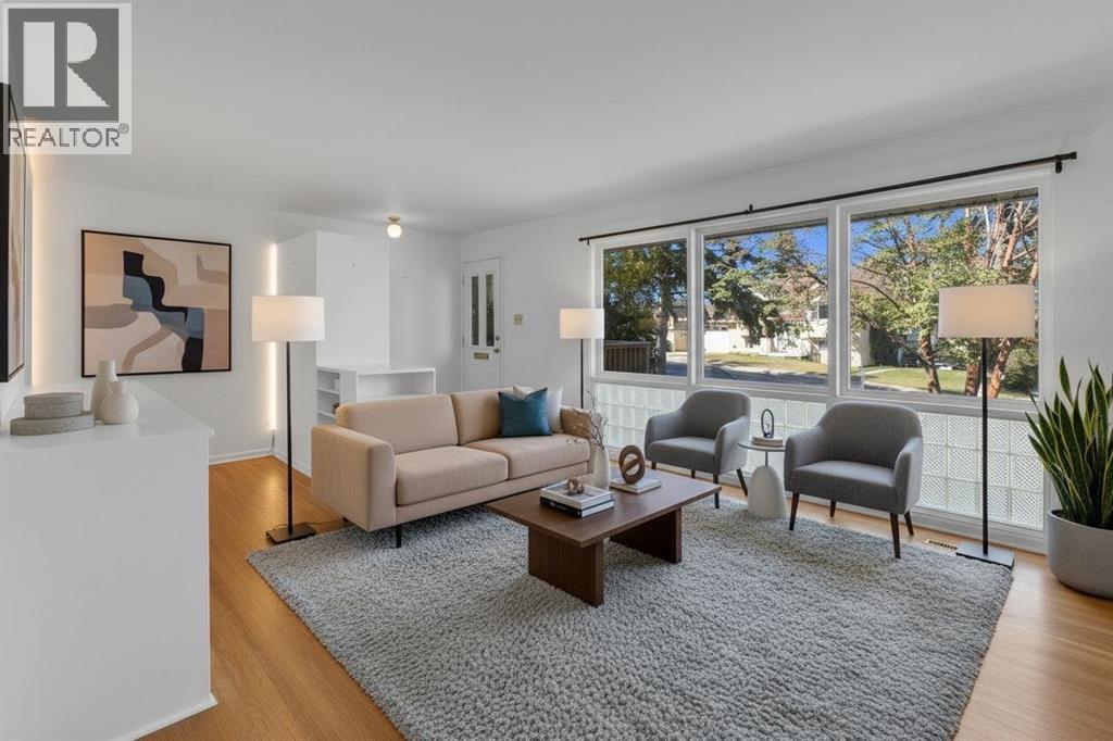 Single Family House Bungalow for Sale in   Avenue NE Winston Heights/Mountview Calgary 