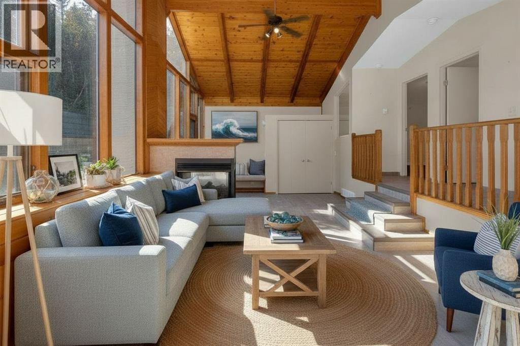 Single Family House Bungalow for Sale in   Avenue NE Winston Heights/Mountview Calgary 