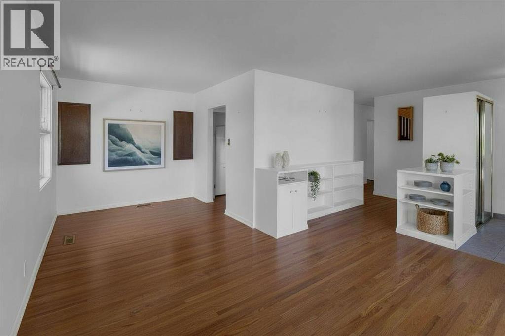 Single Family House Bungalow for Sale in   Avenue NE Winston Heights/Mountview Calgary 