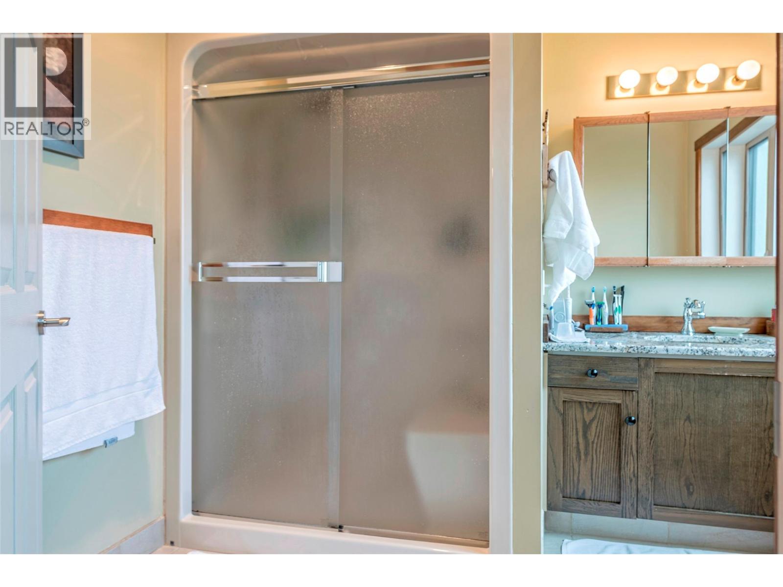 7800 Howe Drive, Coldstream