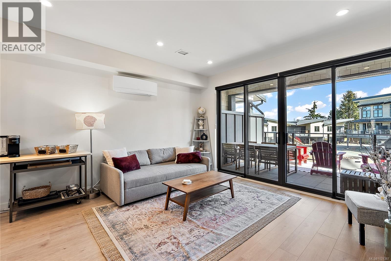 6 9022 Clarkson Ave, Black Creek