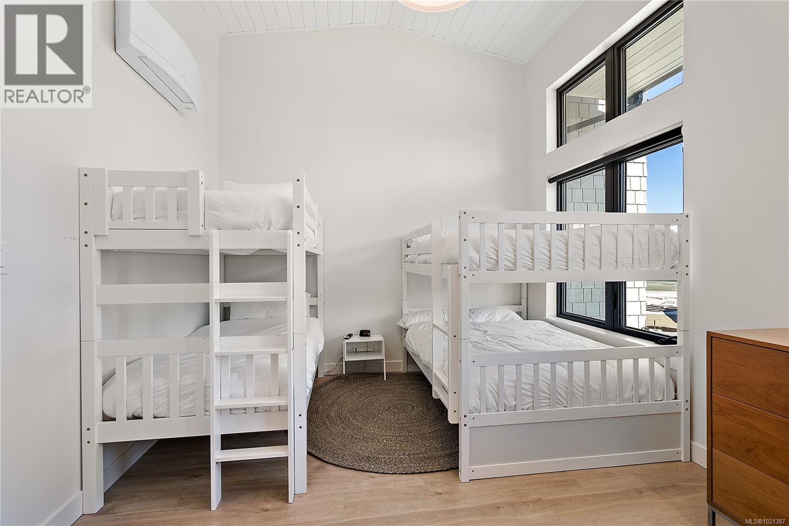 6 9022 Clarkson Ave, Black Creek