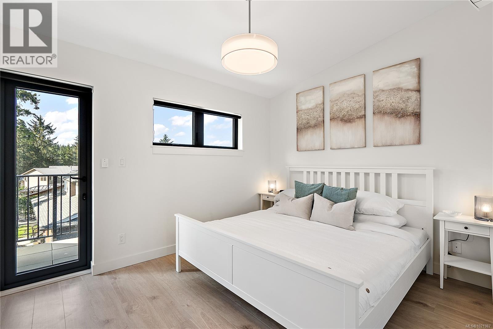 6 9022 Clarkson Ave, Black Creek