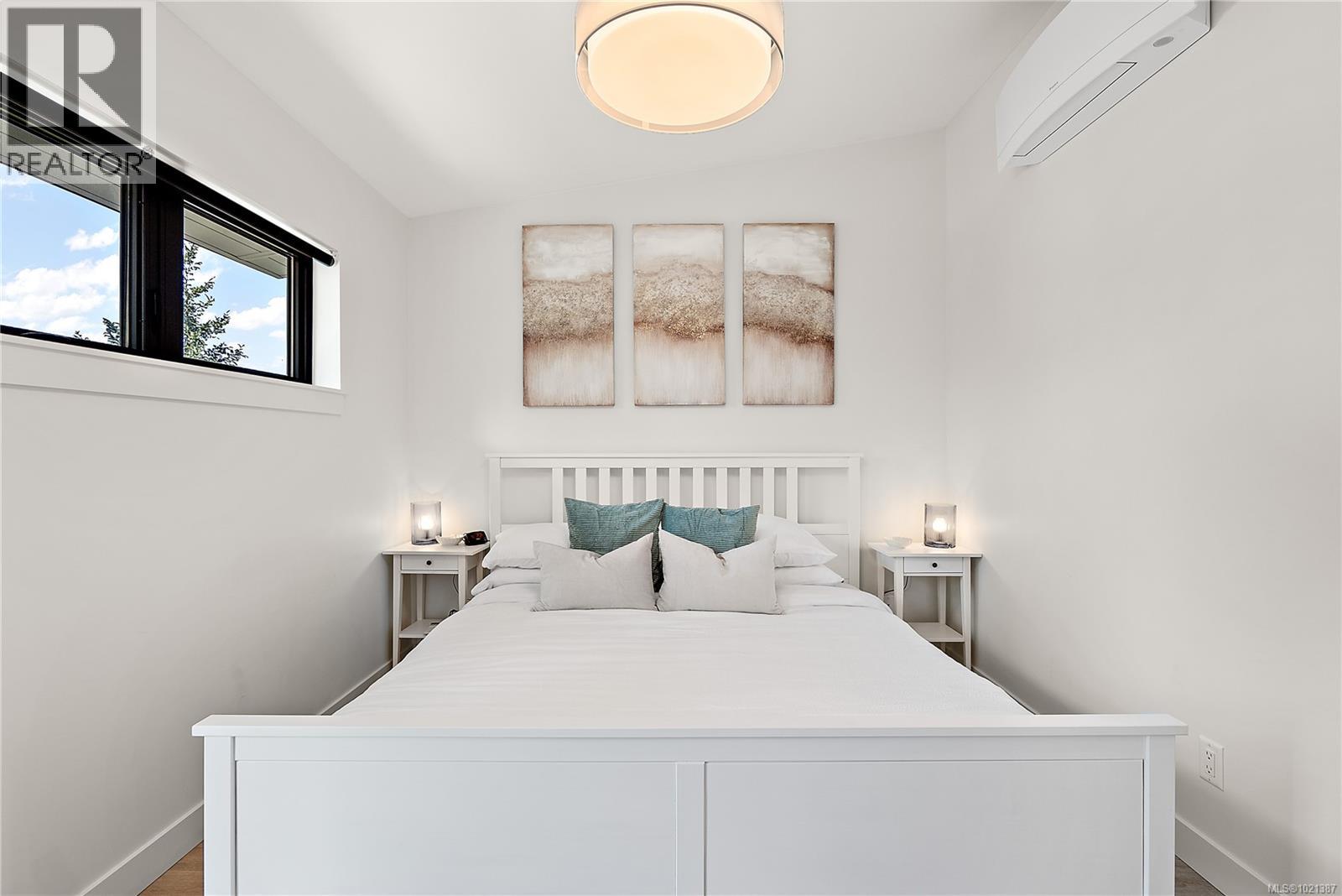 6 9022 Clarkson Ave, Black Creek