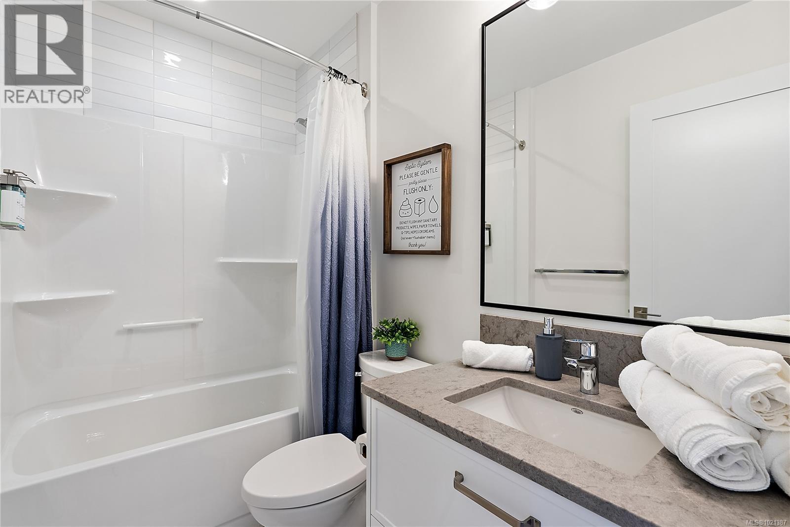 6 9022 Clarkson Ave, Black Creek