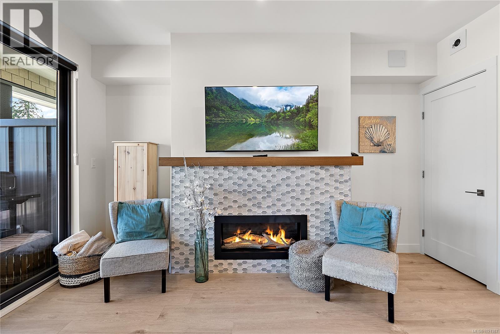 6 9022 Clarkson Ave, Black Creek